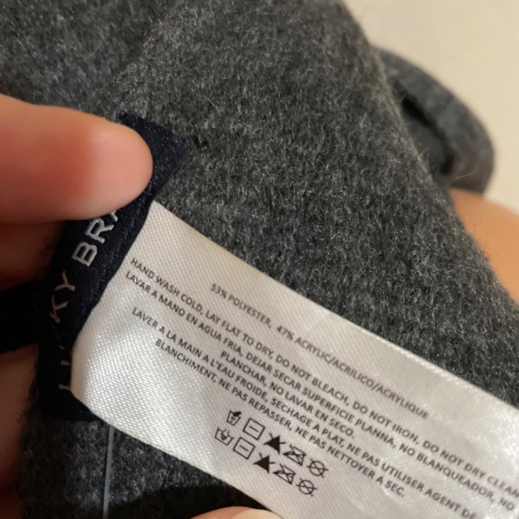 Women Men NWT Lucky Brand Lightweight Warm Fringe Big Scarf New with tags - Picture 6 of 6